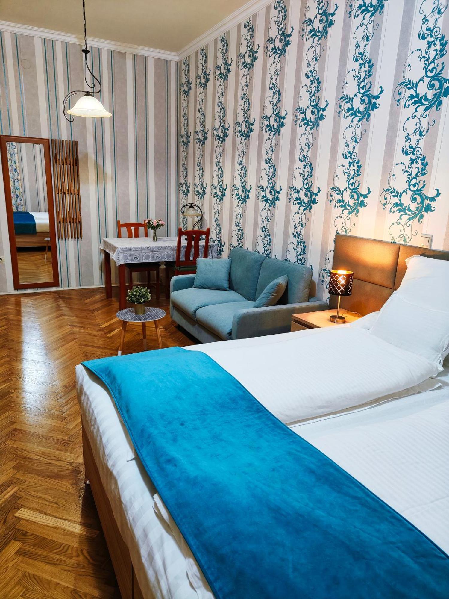 King Apartment Budapest Bagian luar foto