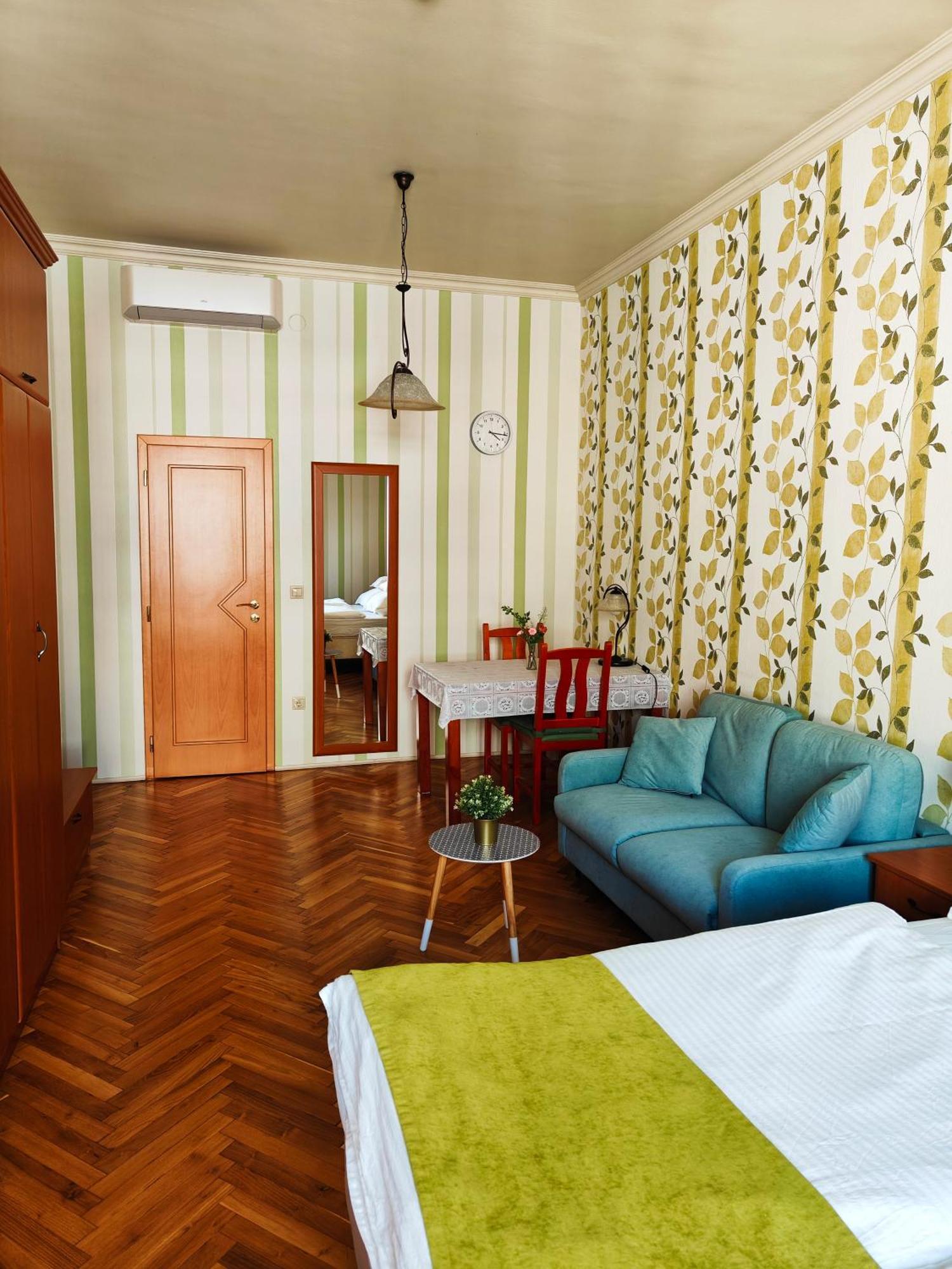 King Apartment Budapest Bagian luar foto