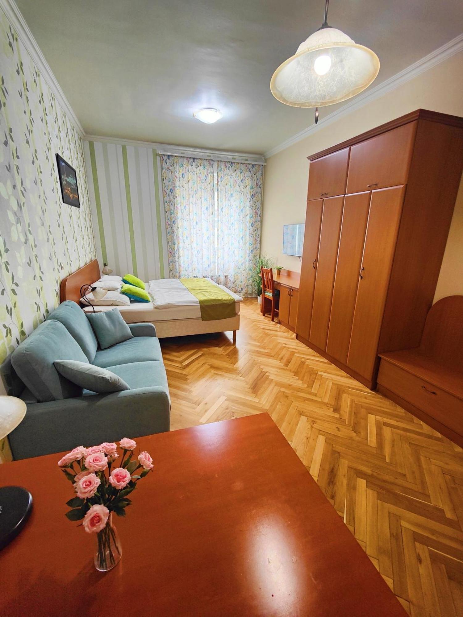 King Apartment Budapest Bagian luar foto